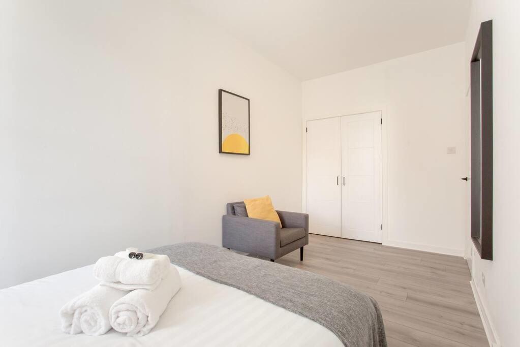 エディンバラModern & Bright 1 Bed For 4 Close To City Centre!アパートメント エクステリア 写真