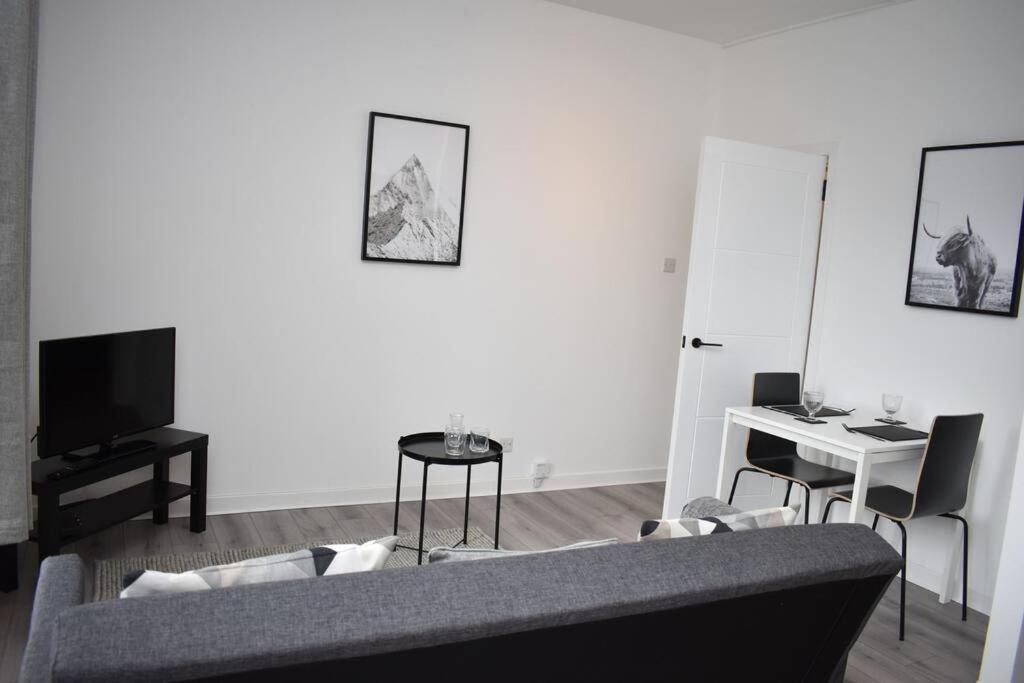 エディンバラModern & Bright 1 Bed For 4 Close To City Centre!アパートメント エクステリア 写真