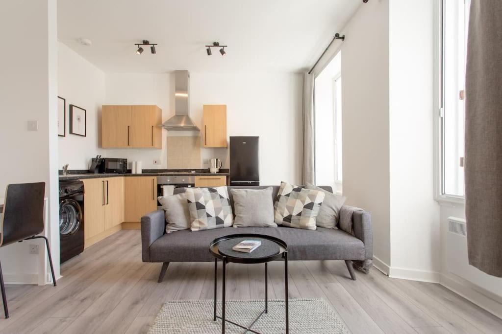 エディンバラModern & Bright 1 Bed For 4 Close To City Centre!アパートメント エクステリア 写真